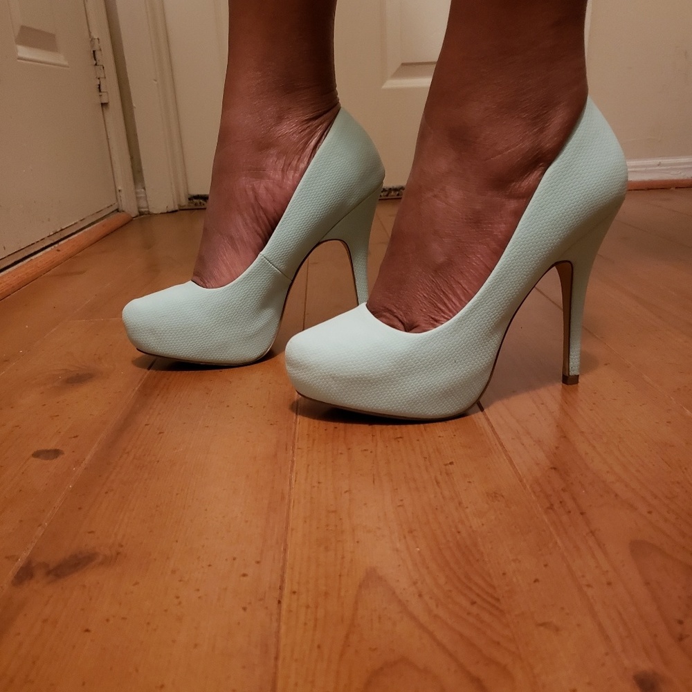 Platform Mint Green pumps
